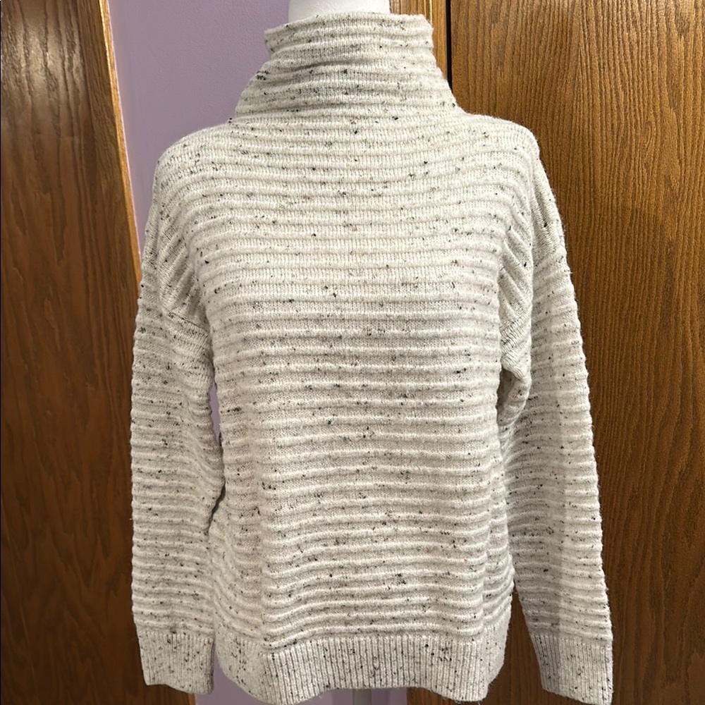 Madewell Women's Cream Turtleneck Sweater size small.
